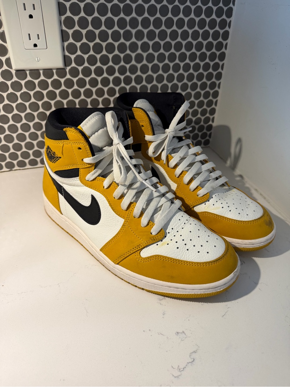 Nike Air Jordan 1 Retro High OG Yellow Ochre DZ5485-701 Size 12